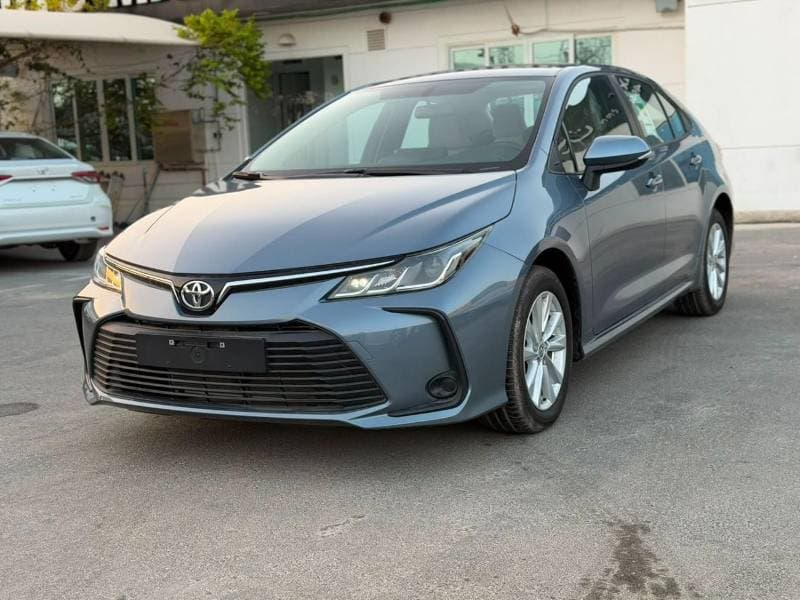 2025 Toyota Corolla XLI thumbnail 2