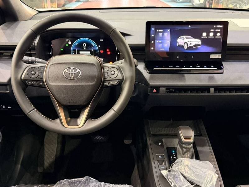 2026 Toyota Corolla Cross GLI thumbnail 6