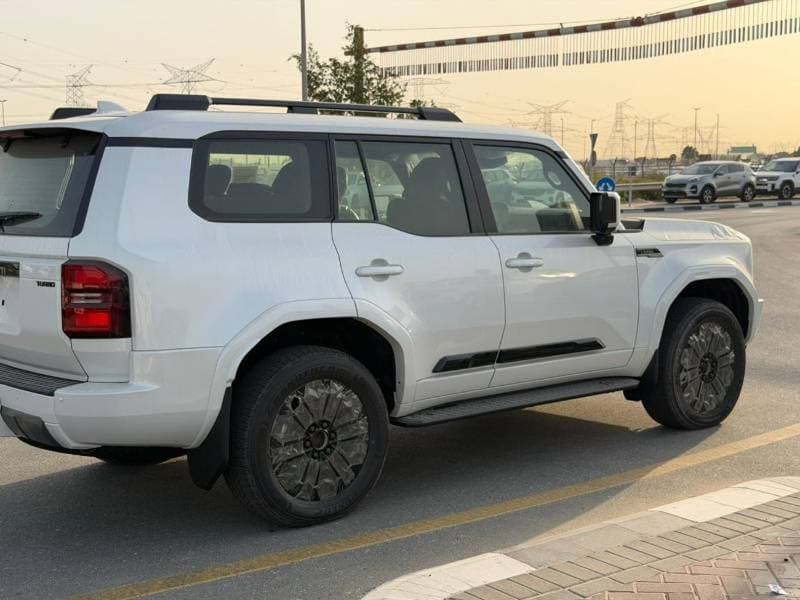 2026 Toyota Prado VXR thumbnail 7