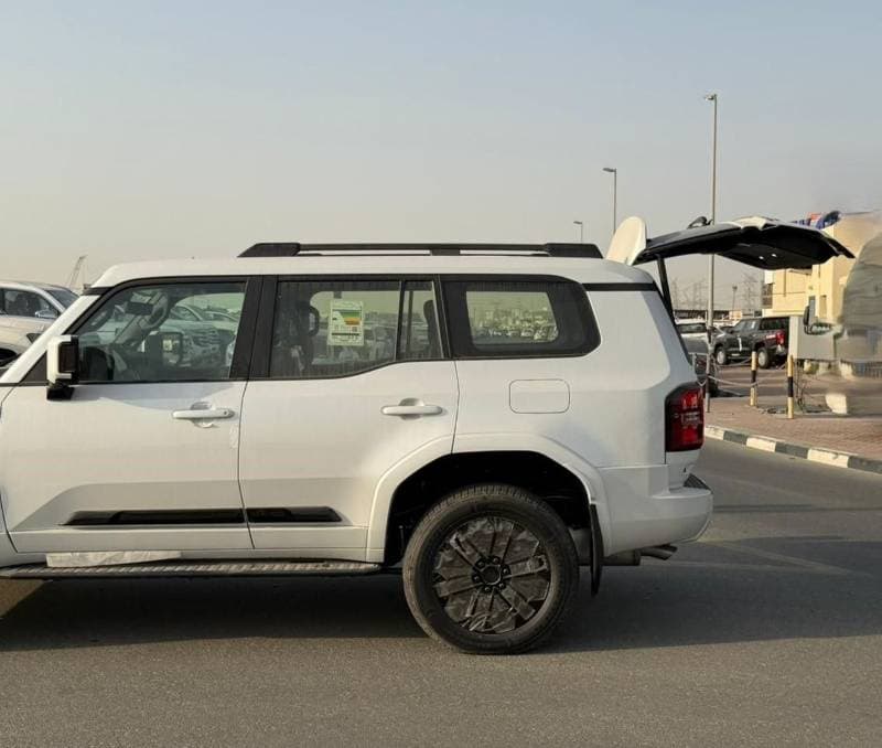 2026 Toyota Prado VXR thumbnail 3