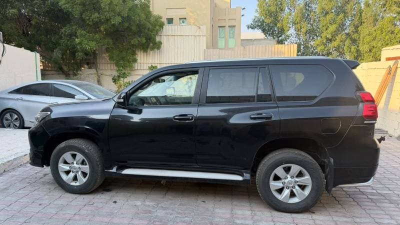 2022 Toyota Prado TX L thumbnail 3