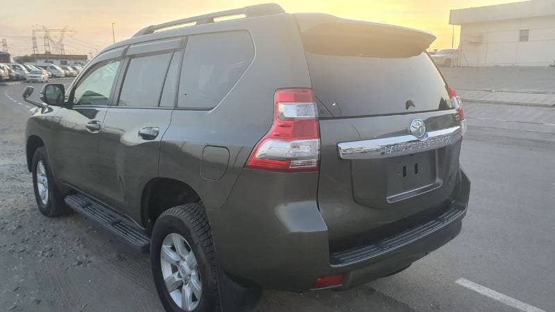 2016 Toyota Prado TX L thumbnail 8