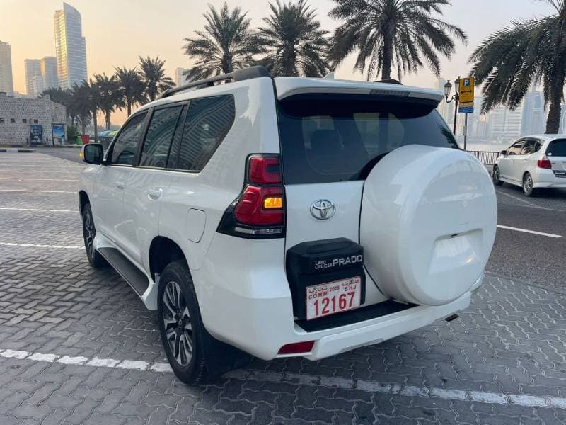2022 Toyota Prado TX L thumbnail 4