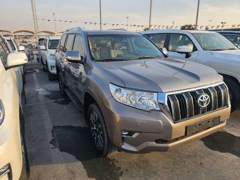 2022 Toyota Prado TX L thumbnail 3
