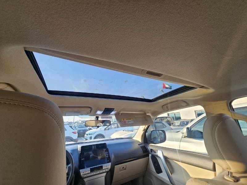 2022 Toyota Prado TX L thumbnail 8