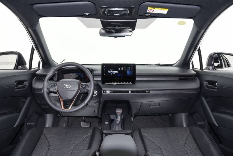 2026 Toyota Corolla Cross GLI thumbnail 8