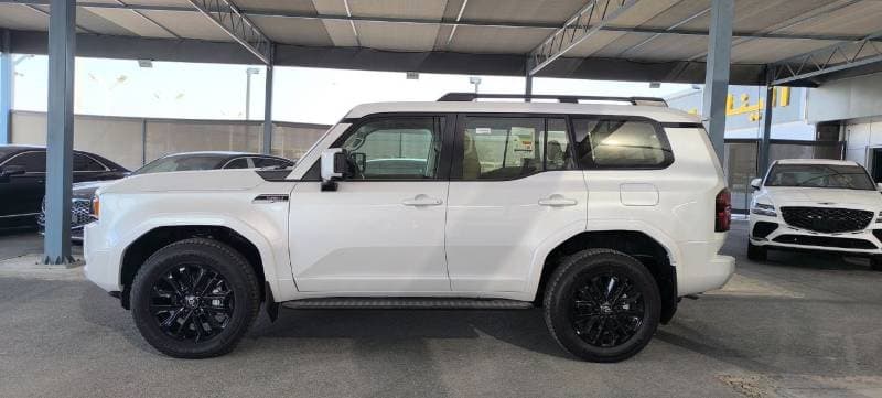 2026 Toyota Prado ADVENTURE thumbnail 3