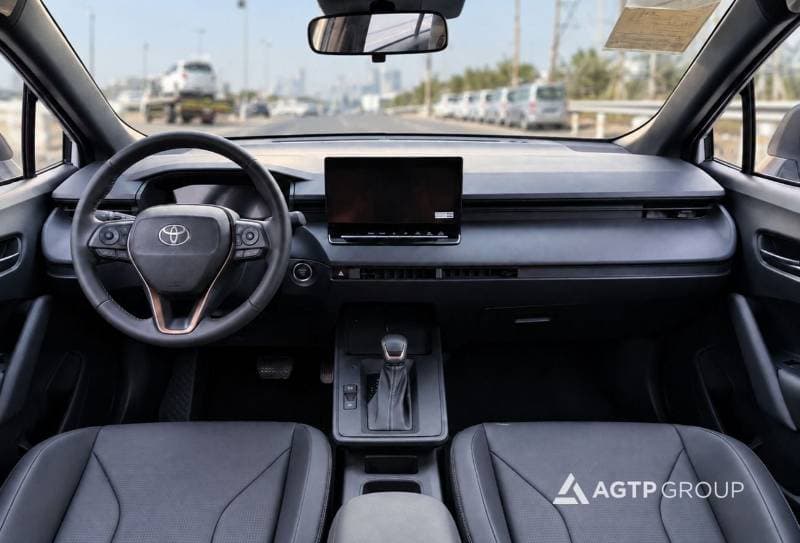 2026 Toyota Corolla Cross GLI thumbnail 8