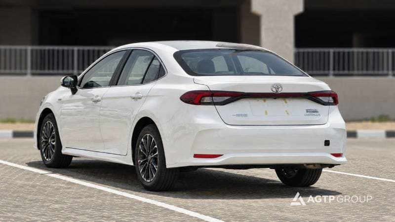 2026 Toyota Corolla XLI HEV thumbnail 4
