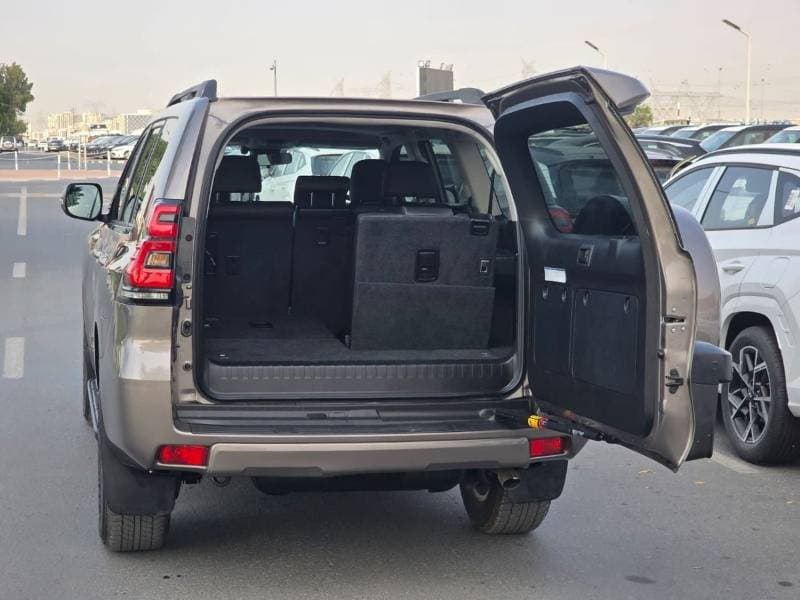 2023 Toyota Prado TXL1 thumbnail 8