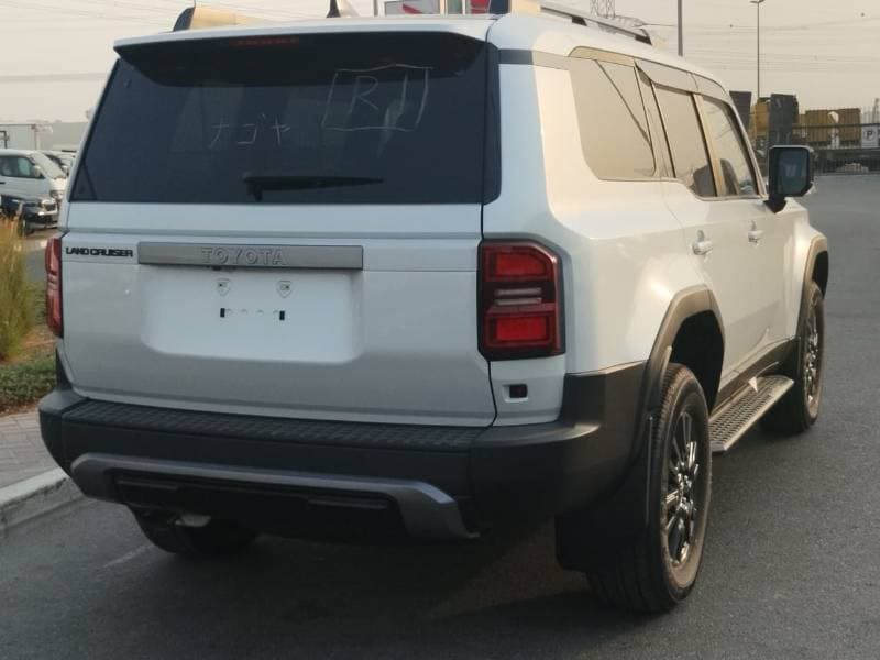 2025 Toyota Prado VXR thumbnail 3