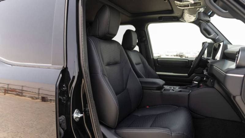 2025 Toyota Prado VXR thumbnail 6
