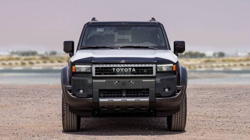 2025 Toyota Prado VXR thumbnail 2