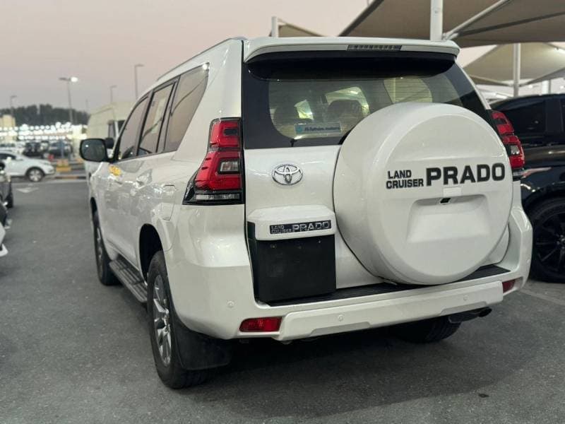 2019 Toyota Prado GXR thumbnail 4