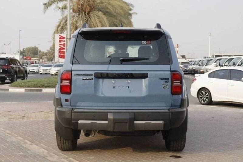 2025 Toyota Prado VXR thumbnail 3
