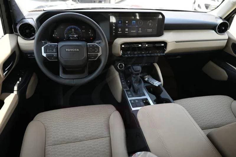 2025 Toyota Prado TXR thumbnail 7