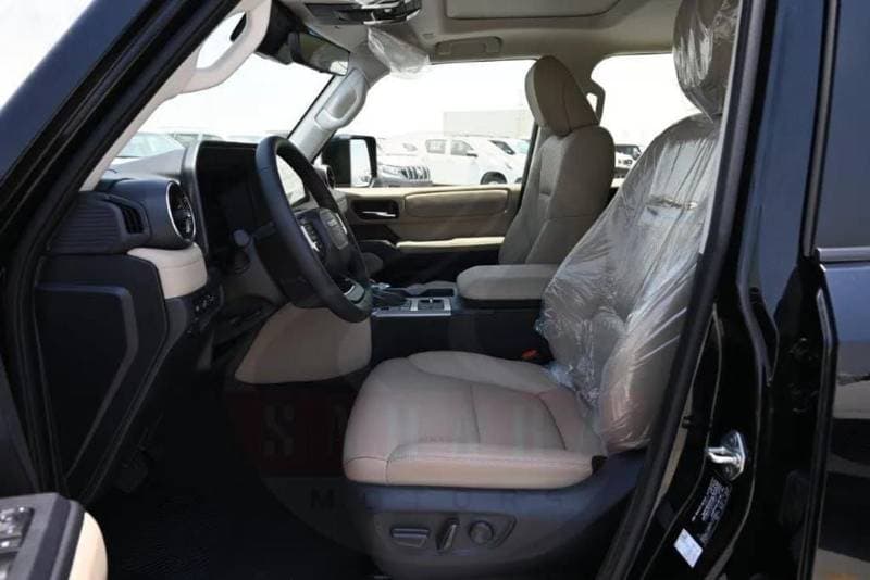 2025 Toyota Prado TXR thumbnail 8