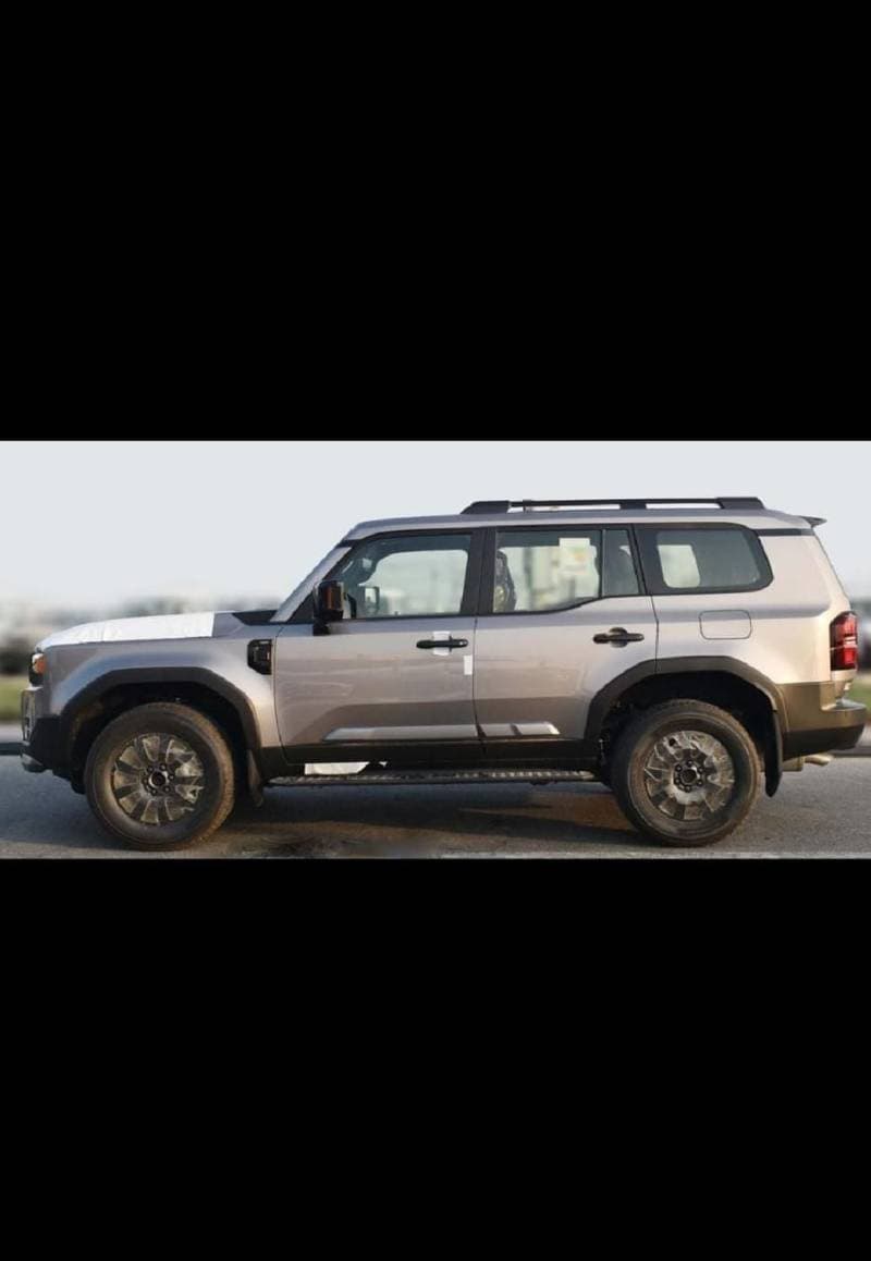 2025 Toyota Prado VXR thumbnail 3