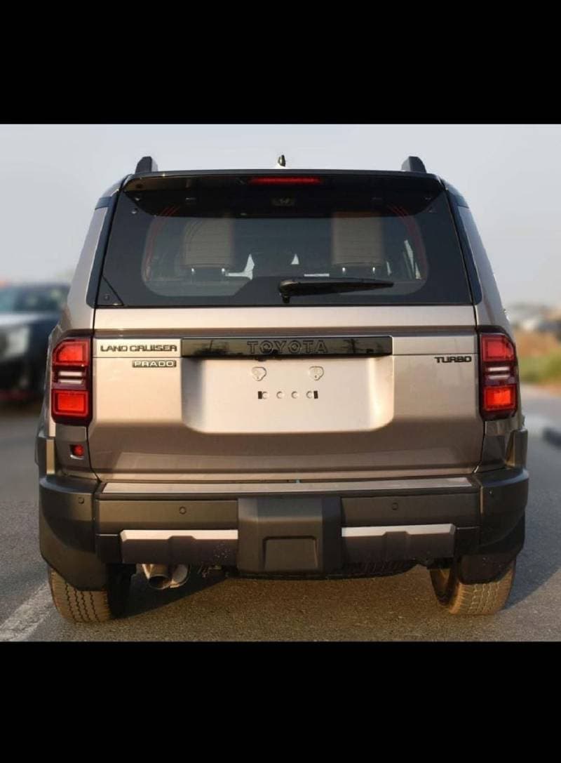 2025 Toyota Prado VXR thumbnail 6