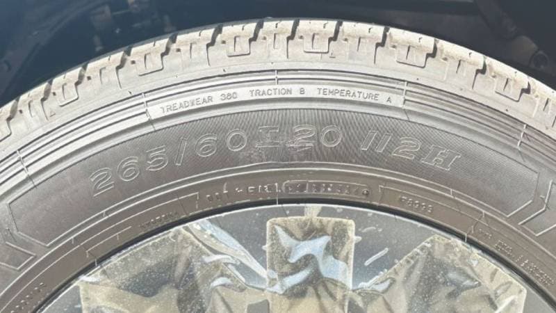 2025 Toyota Prado VXR thumbnail 8