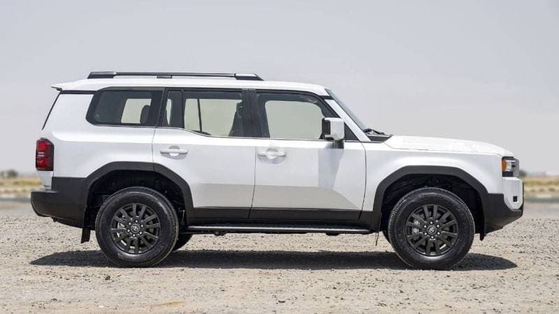 2024 Toyota Prado GXR thumbnail 3