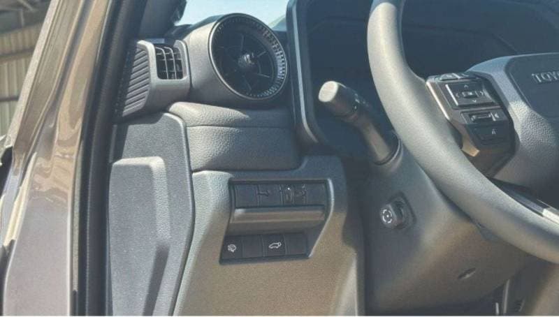 2025 Toyota Prado GXR thumbnail 6