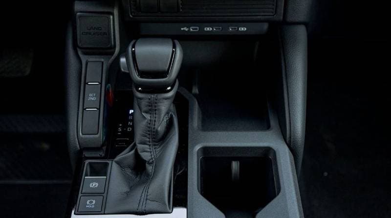 2025 Toyota Prado GXR thumbnail 8