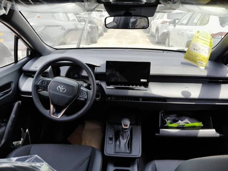 2026 Toyota Corolla Cross Elite 2.0L thumbnail 7