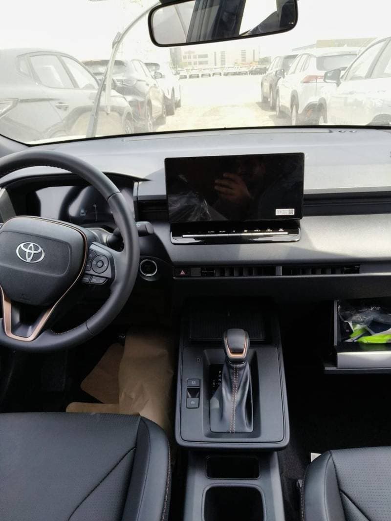 2026 Toyota Corolla Cross Elite 2.0L thumbnail 8