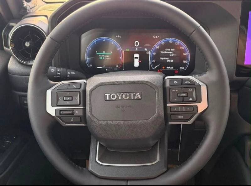 2026 Toyota Prado ADVENTURE thumbnail 3