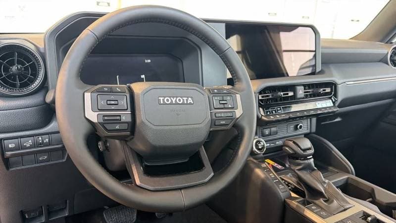 2027 Toyota Prado VXR thumbnail 6