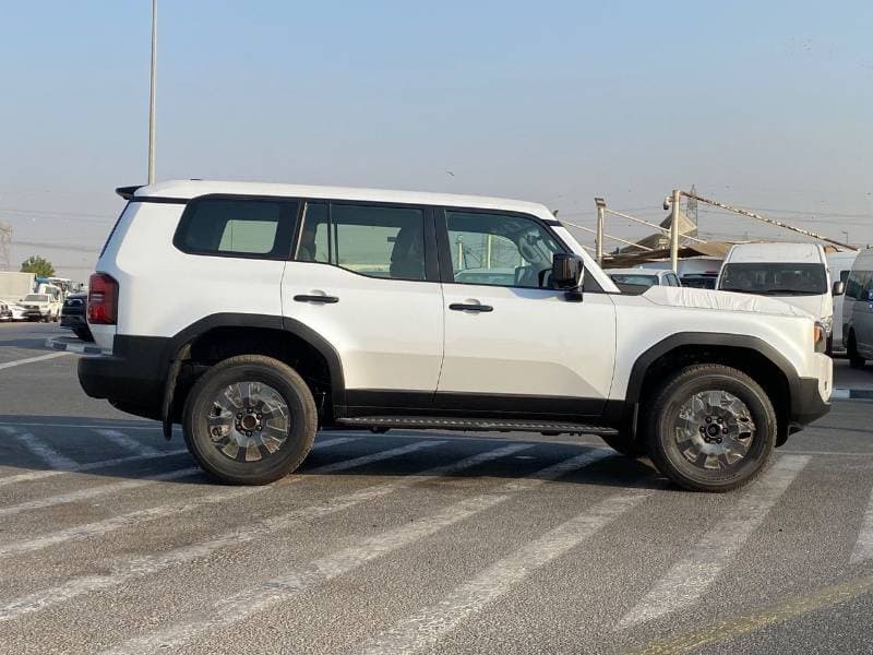 2026 Toyota Prado VXR thumbnail 3