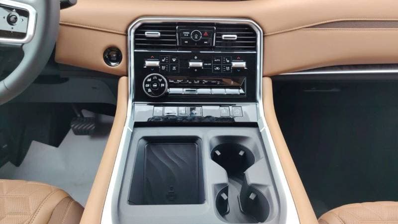 2026 Nissan Patrol LE PLATINUM CITY thumbnail 3