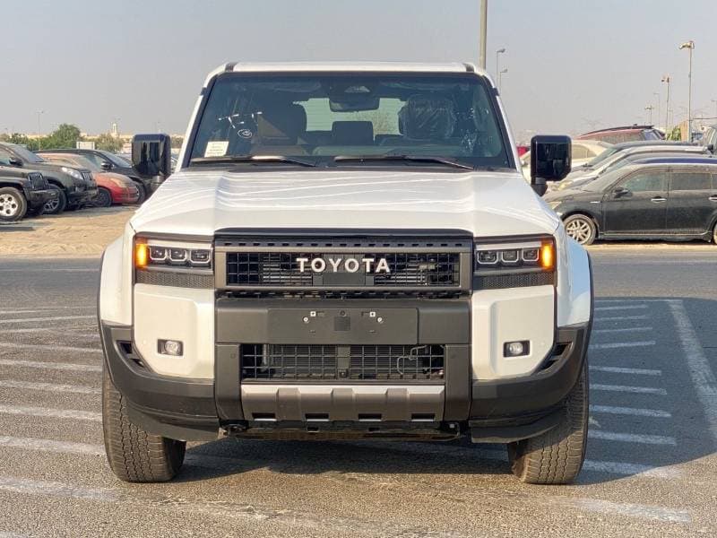 2025 Toyota Prado GXR thumbnail 2