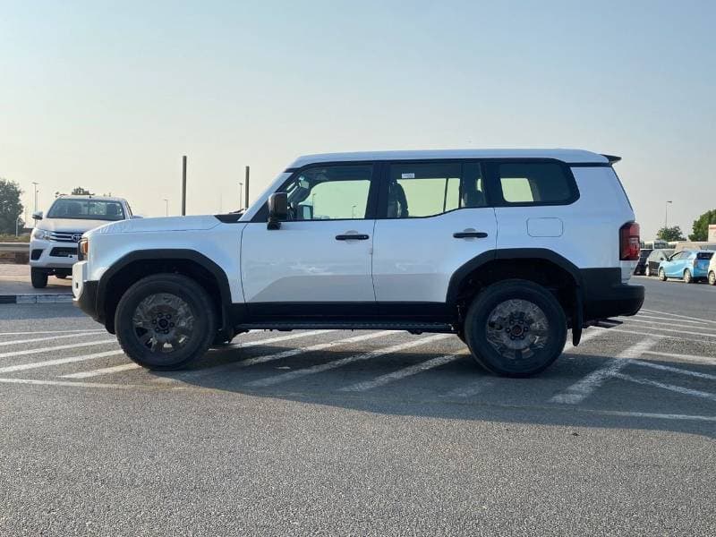2025 Toyota Prado GXR thumbnail 4