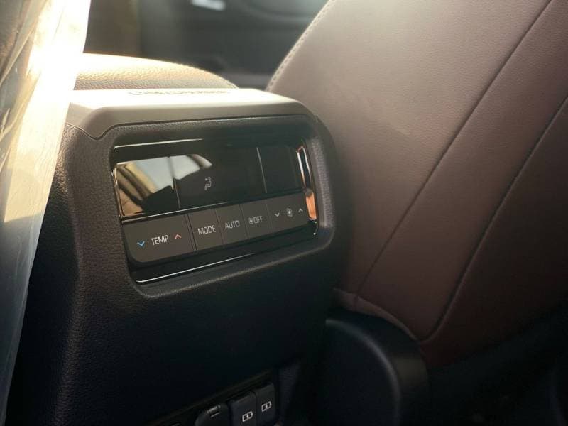 2025 Toyota Prado GXR thumbnail 8