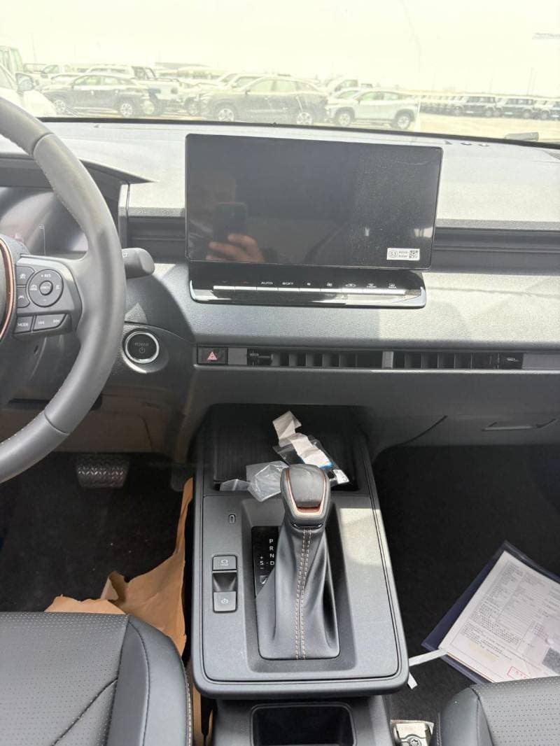 2026 Toyota Corolla Cross GLI thumbnail 8