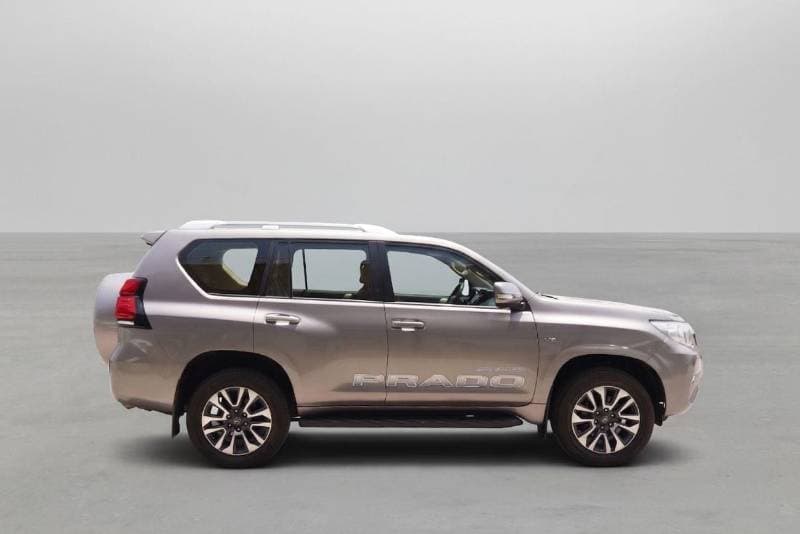 2022 Toyota Prado TX L thumbnail 2