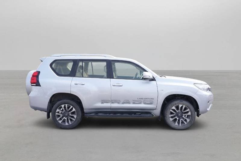 2023 Toyota Prado TX L thumbnail 3
