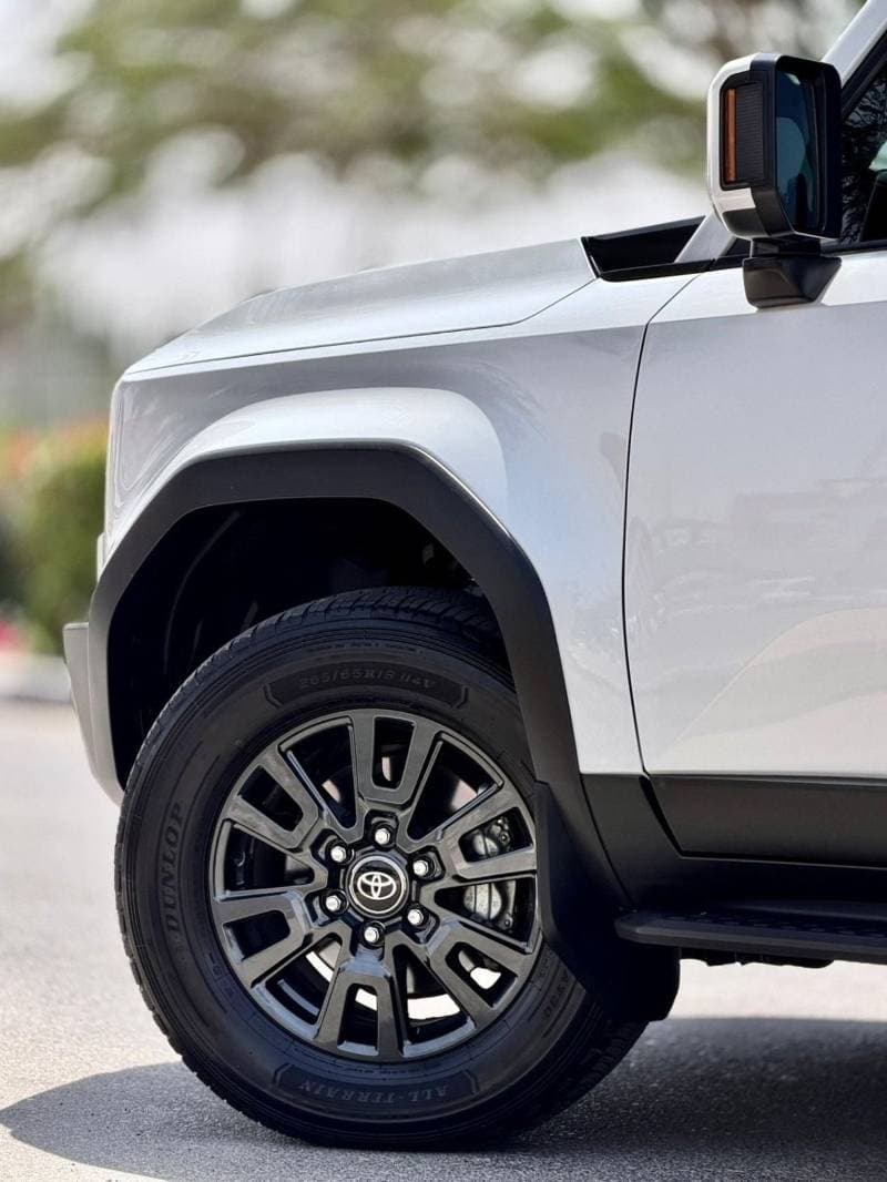 2025 Toyota Prado ADVENTURE thumbnail 5