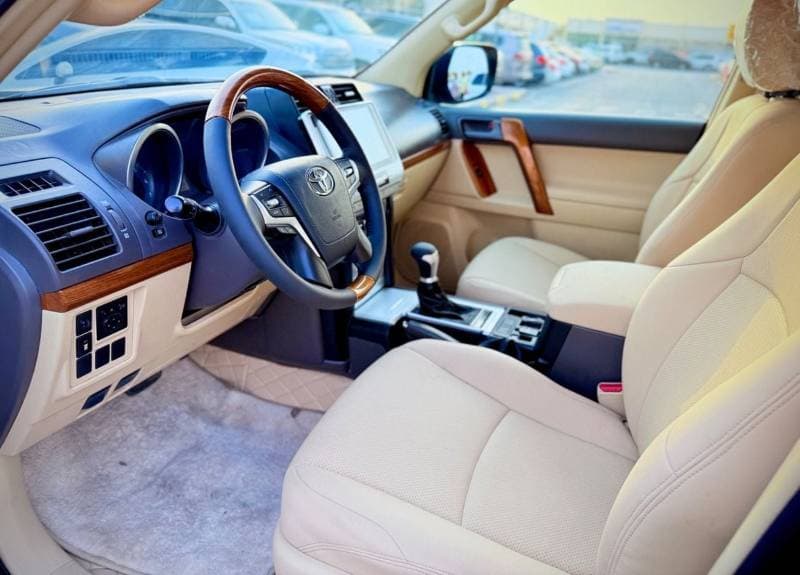 2016 Toyota Prado VXR thumbnail 6