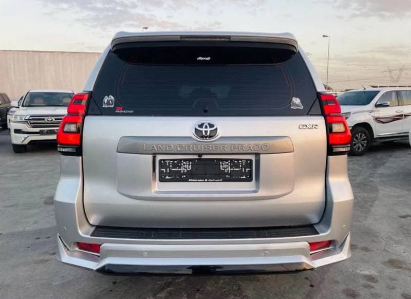 2019 Toyota Prado thumbnail 4