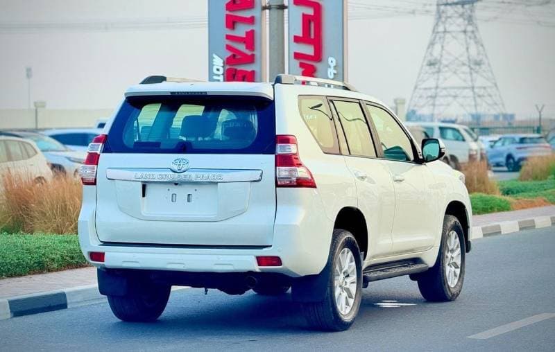 2017 Toyota Prado GXR thumbnail 4