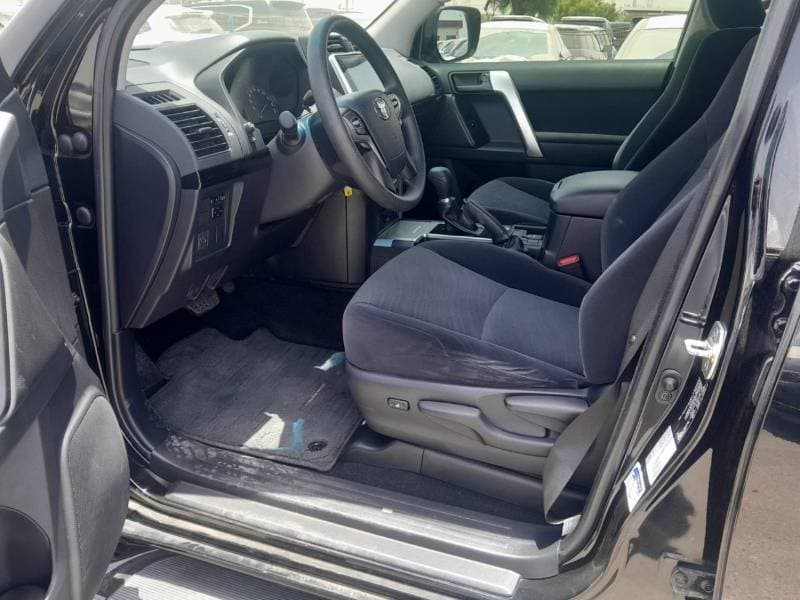 2023 Toyota Prado TX L thumbnail 8