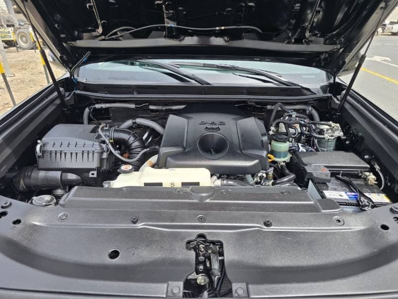 2023 Toyota Prado TX L thumbnail 6