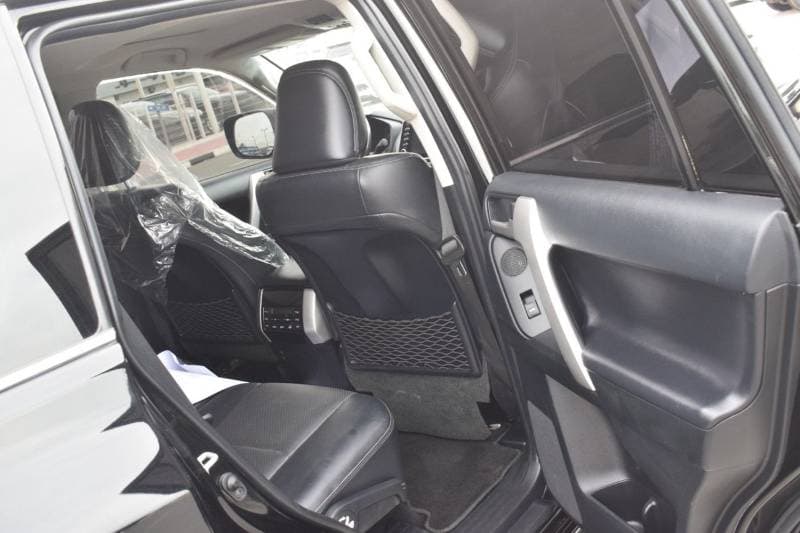 2020 Toyota Prado VXR thumbnail 8