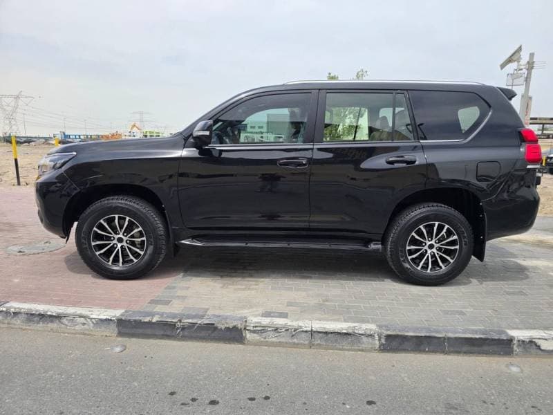 2023 Toyota Prado TX L thumbnail 4