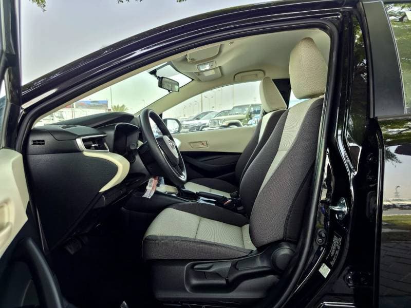2025 Toyota Corolla XLI thumbnail 7