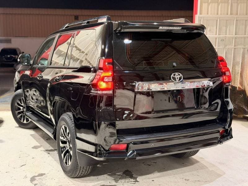 2022 Toyota Prado TXL1 thumbnail 3