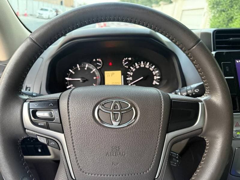 2018 Toyota Prado VXR thumbnail 6